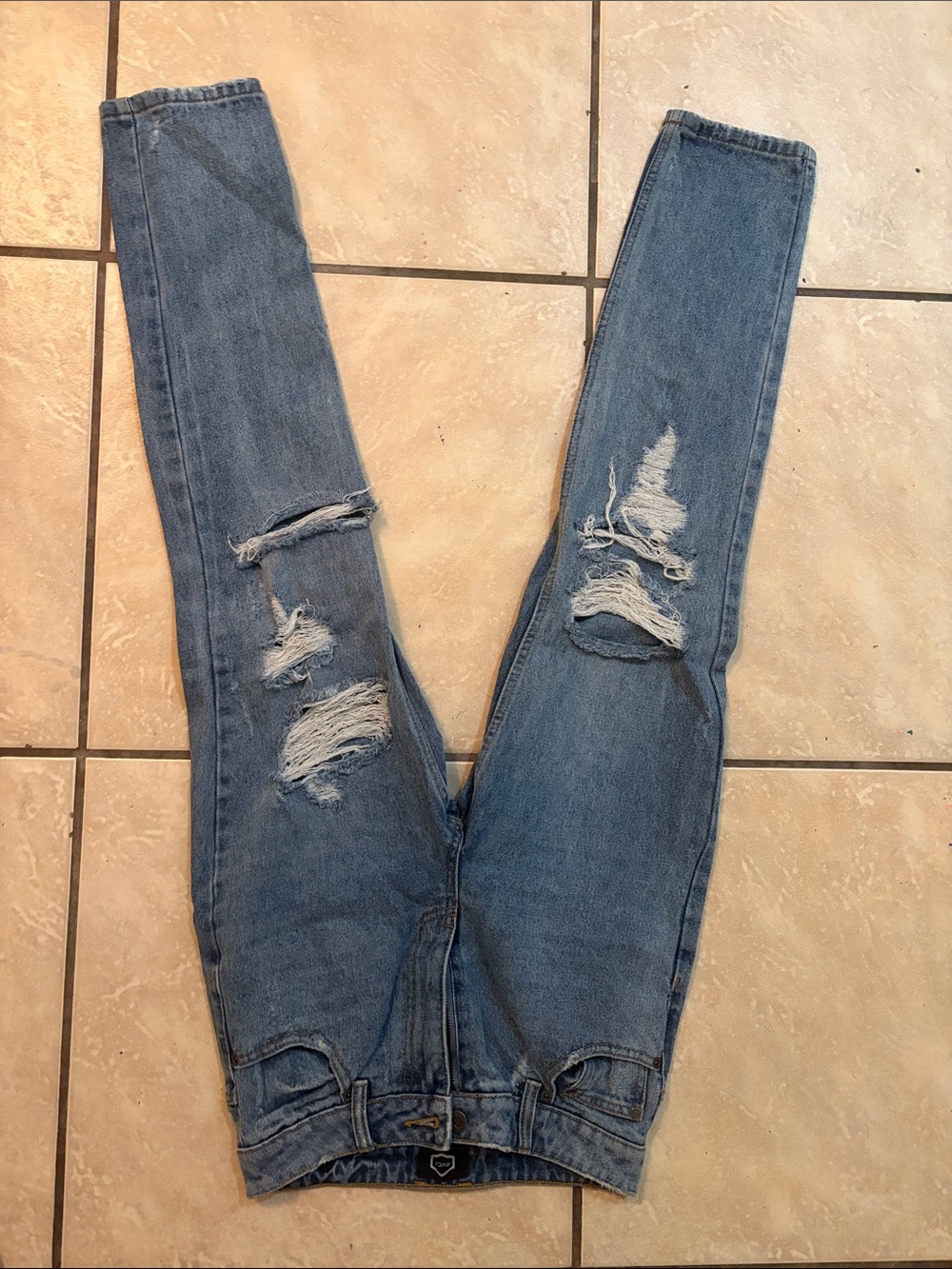 RVCA Women's Distressed Light Blue Skinny Jeans! Never worn, no tags